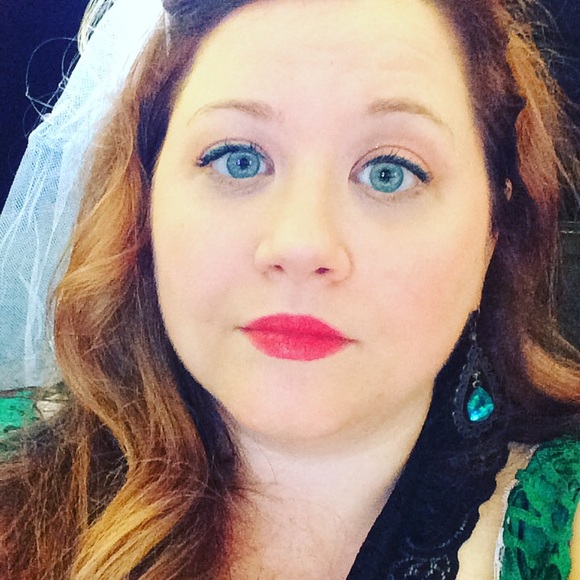 Meet your Posher, Melissa - Picture 3 of 4